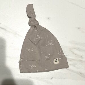 NWOT Easy Peasy Organic Cotton Baby Topknot Hat - Stars & Moon Design Unisex